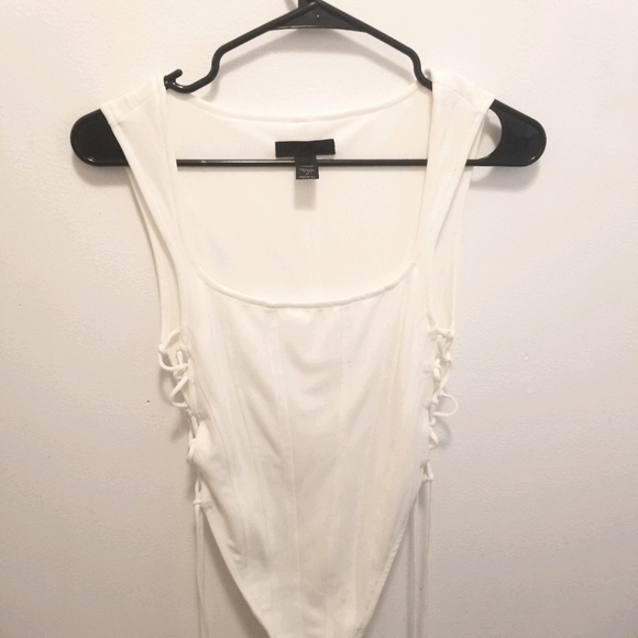 BRAND NEW (NWOT) h:ours Bee Bodysuit in Ivory - Picture 7 of 13